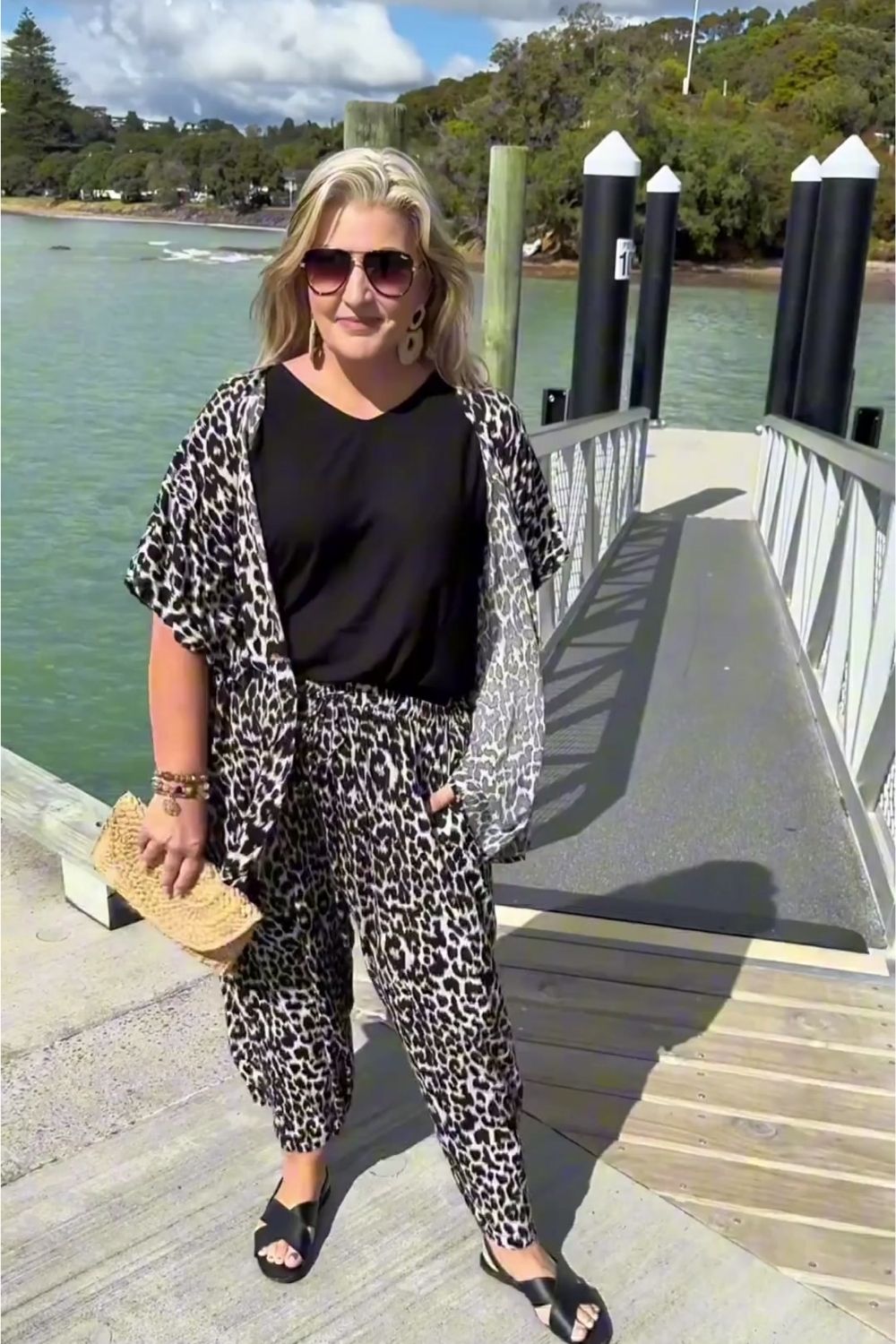 outfit-set-leopard-pants-leopard-kimono-black-top