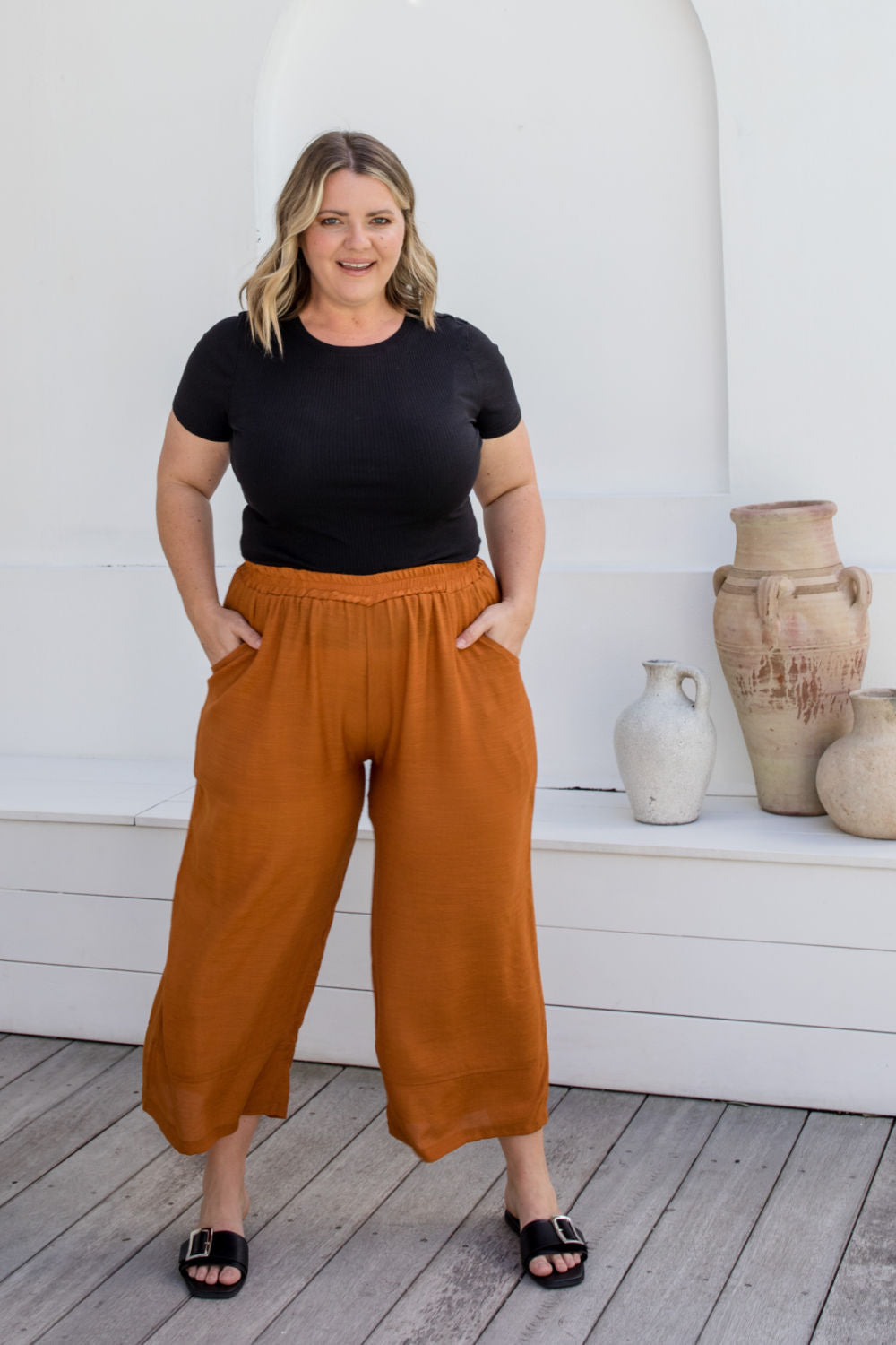   relaxed-fit-pants-ladies-rust-colour