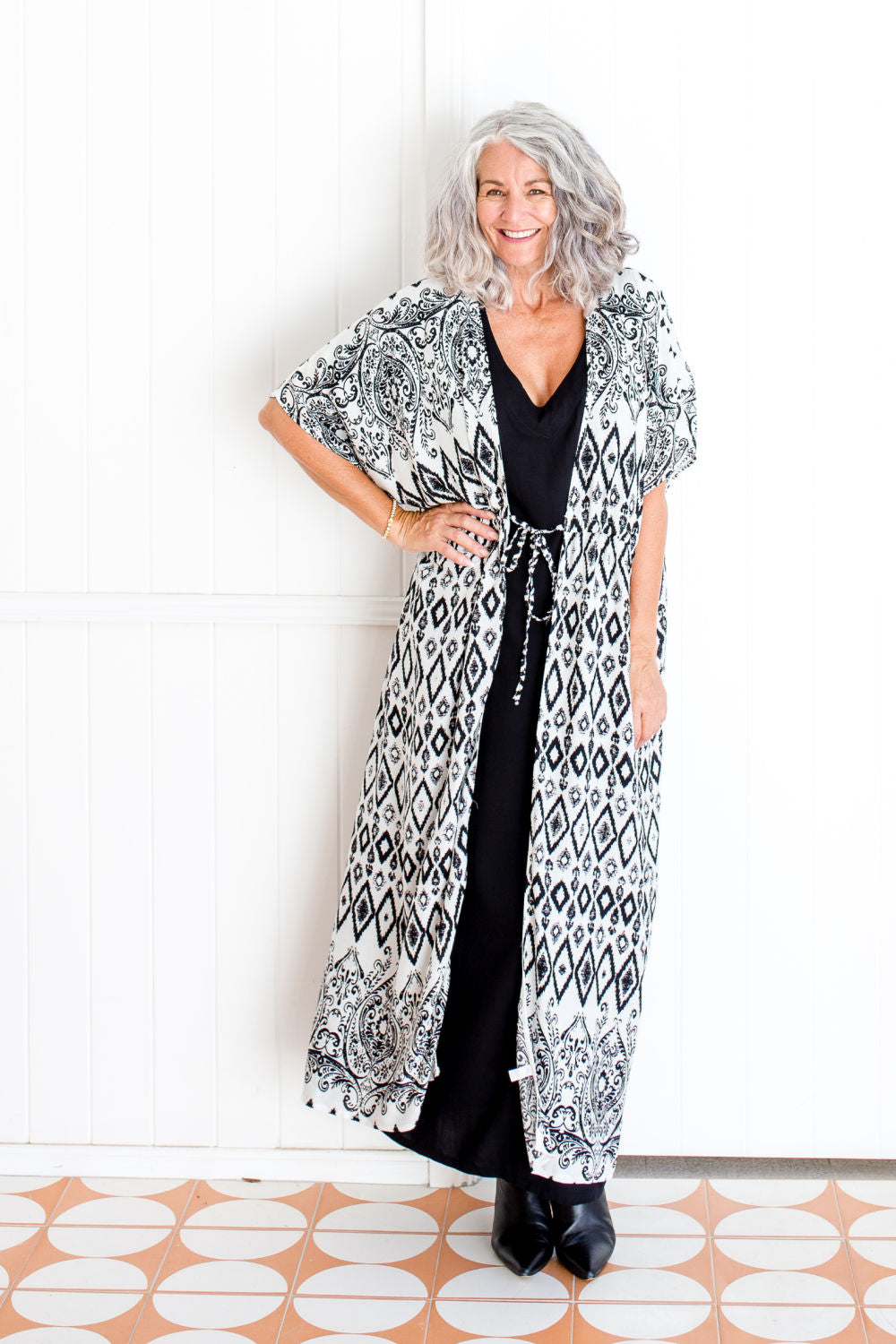 kimono-duster-jacket-black-white-geometric-print