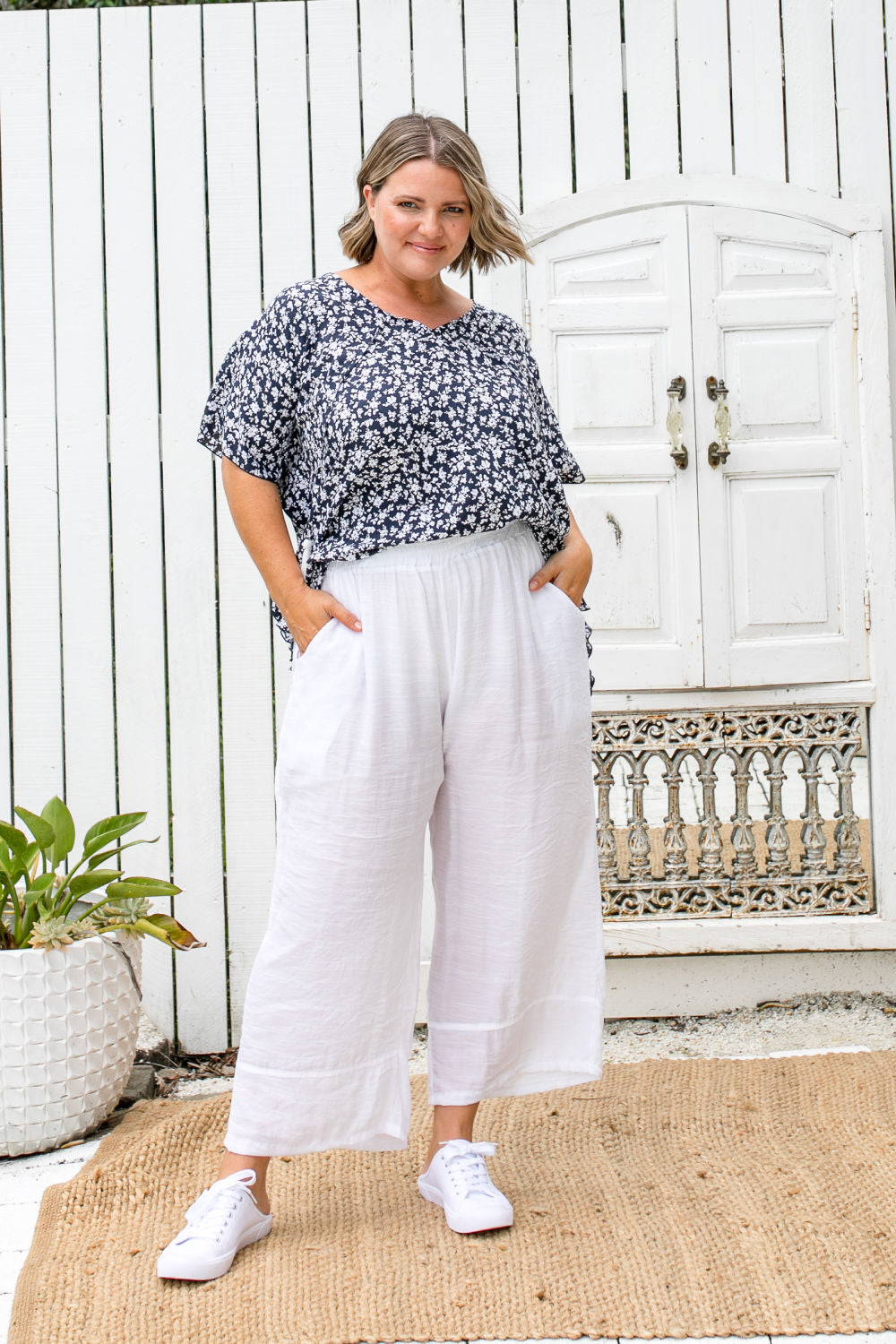    ladies-long-pants-relaxed-fit-white