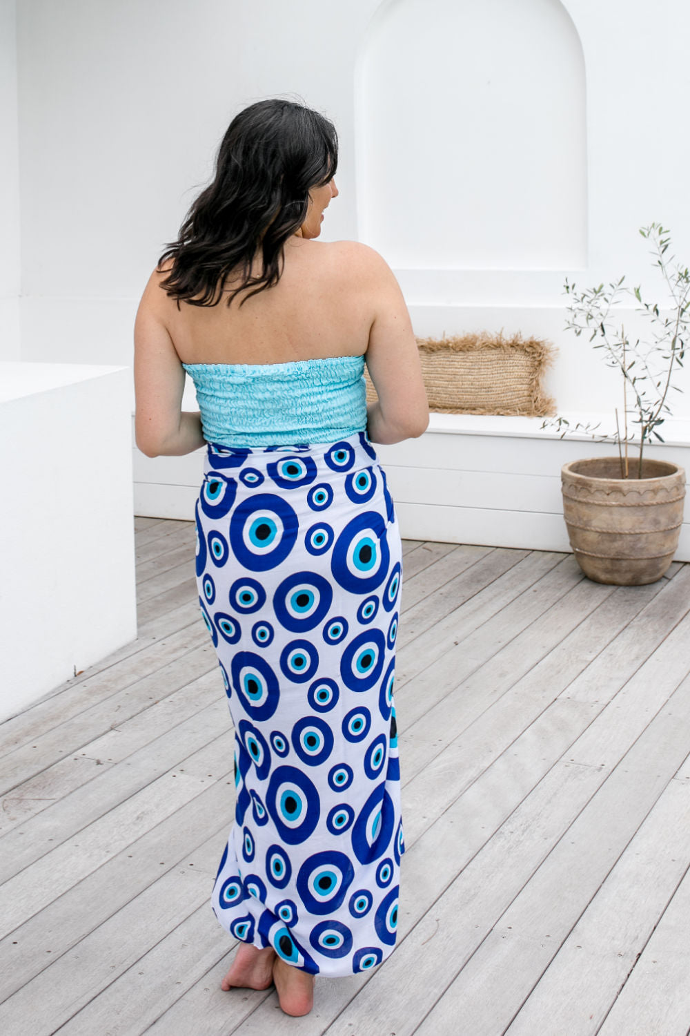     large-sarong-white-blue-black-geometric-design-fringeless